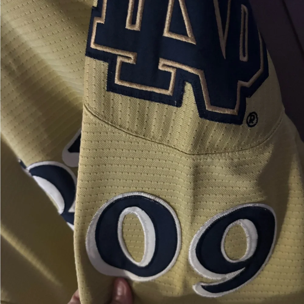 Notre Dame number 9 hockey jersey 
Xlg mens - Picture 6 of 9